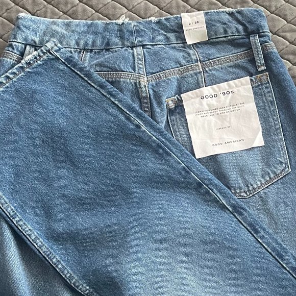 Good American 90s Relaxed Jeans - Picture 8 of 9